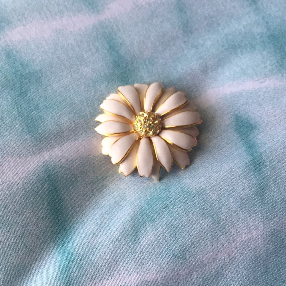 Sunflower brooch